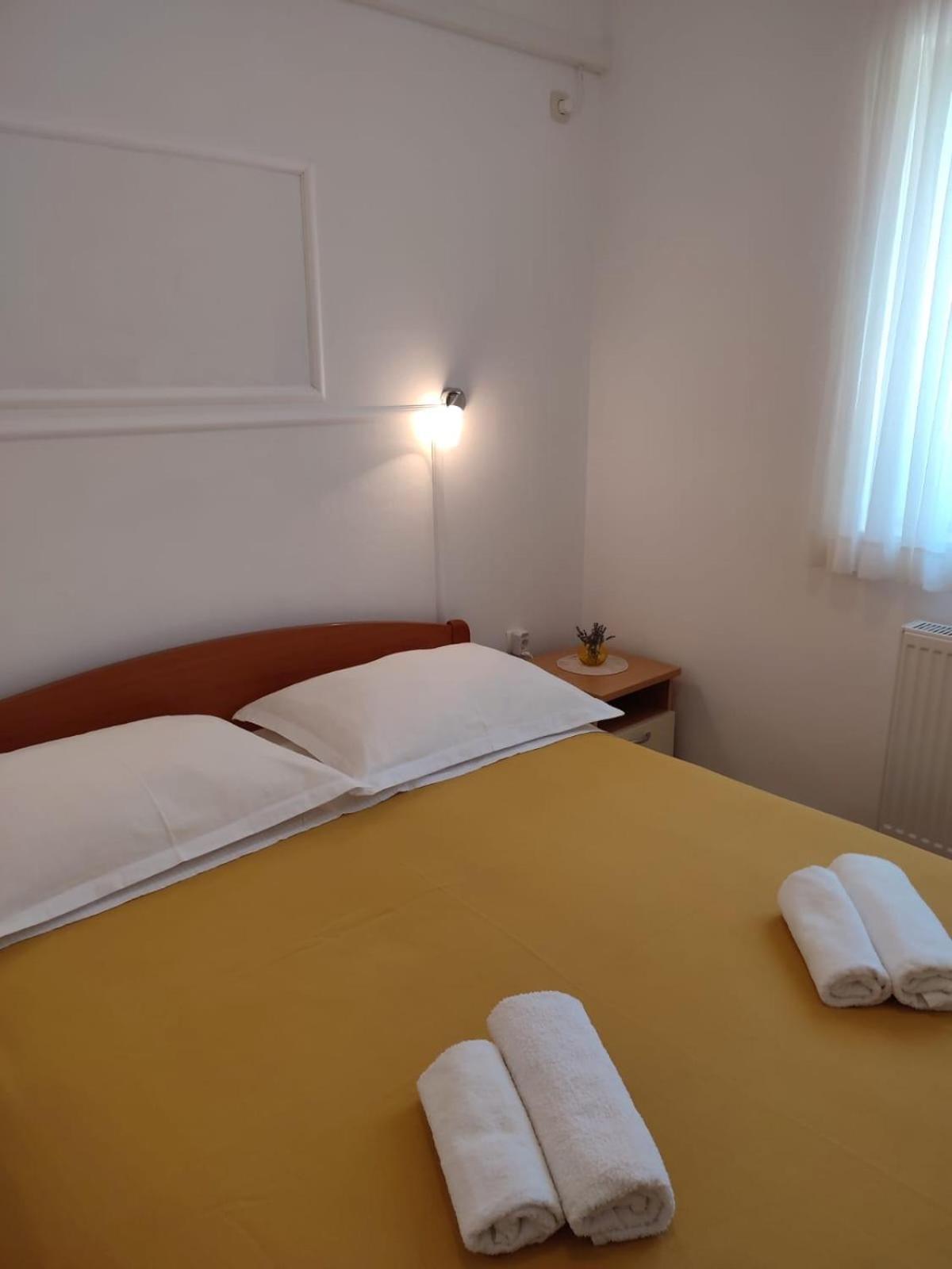 Petra Lägenhet Vodice Exteriör bild