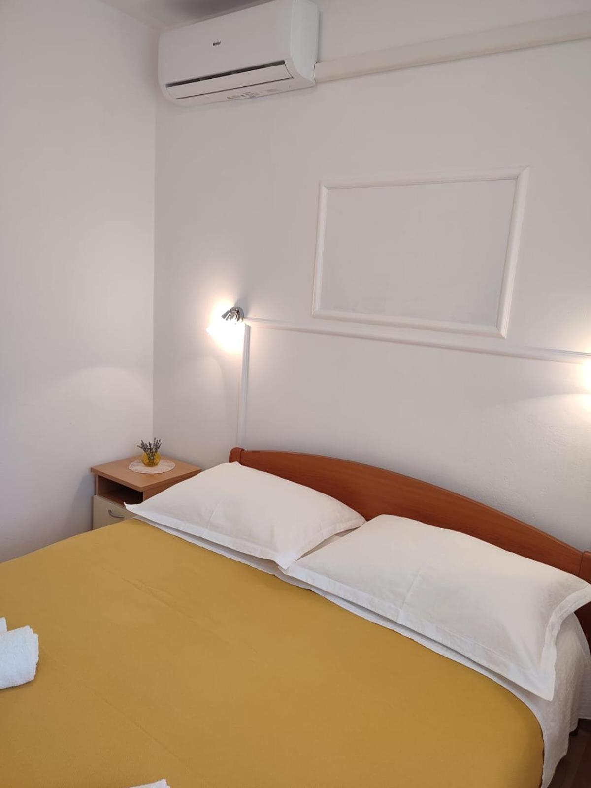 Petra Lägenhet Vodice Exteriör bild