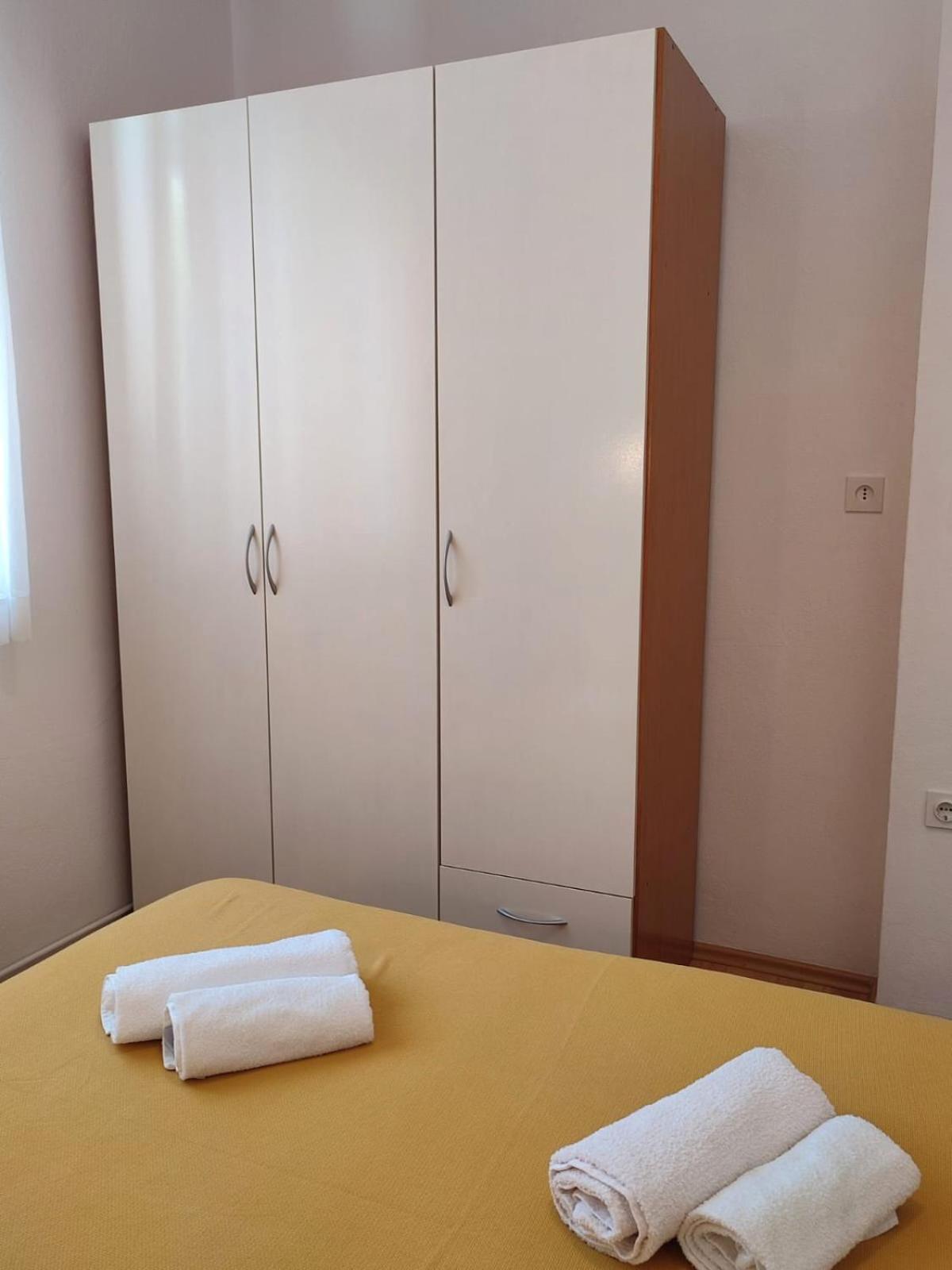 Petra Lägenhet Vodice Exteriör bild